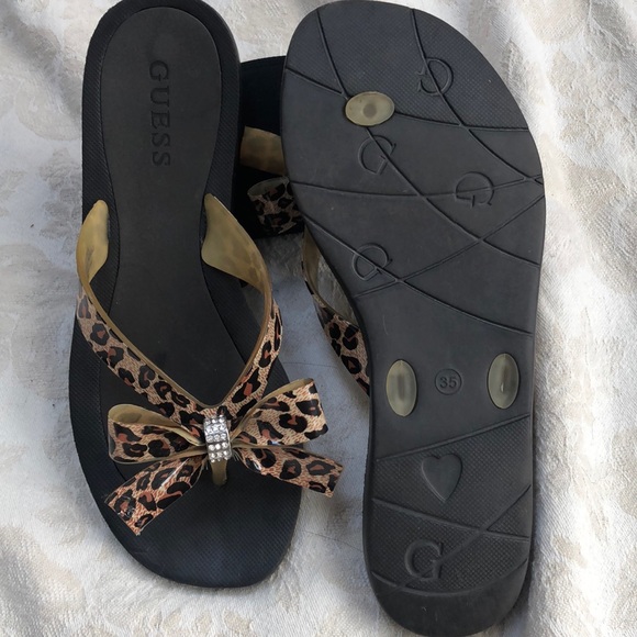 Guess - Picture 3 of 5